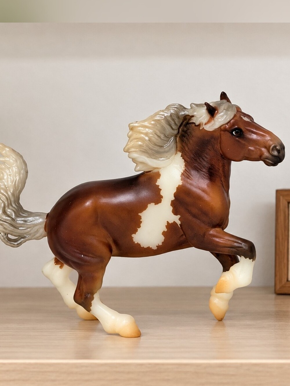 🐴 Breyer Stablemates Club 2024 Augustus – New Sculpt